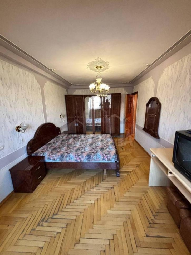 3-комн квартира Кочубея ул.
