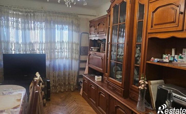 3-комн квартира проспект 40 лет Октября, 40,  д. 40