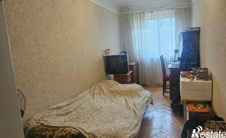 3-комн квартира проспект 40 лет Октября, 40,  д. 40