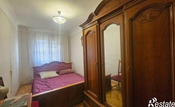 3-комн квартира проспект 40 лет Октября, 40,  д. 40