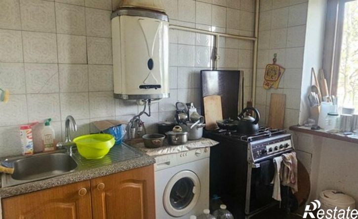 3-комн квартира проспект 40 лет Октября, 40,  д. 40
