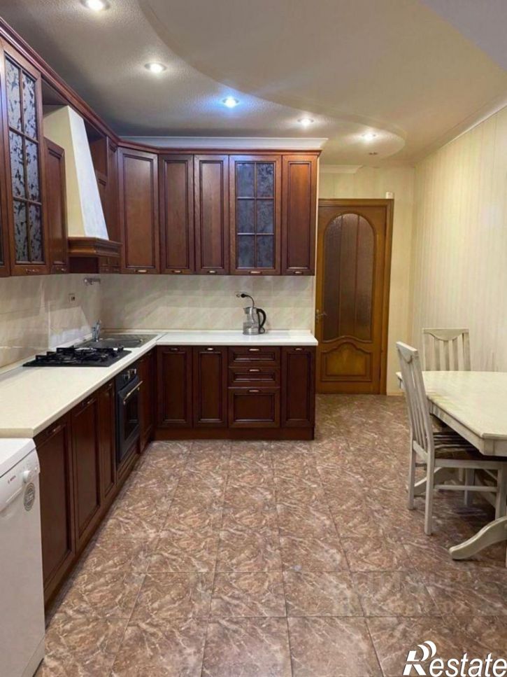 2-комн квартира улица 295-й Стрелковой Дивизии, 19,  д. 19