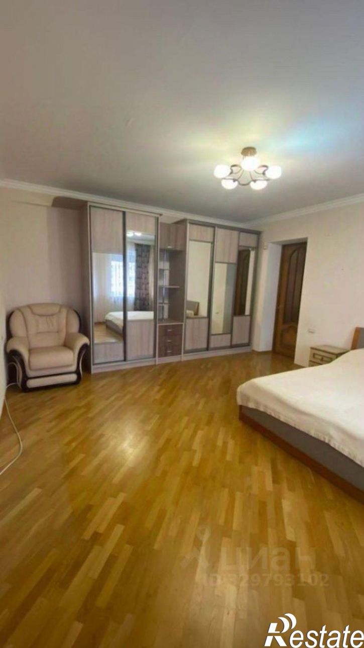 2-комн квартира улица 295-й Стрелковой Дивизии, 19,  д. 19