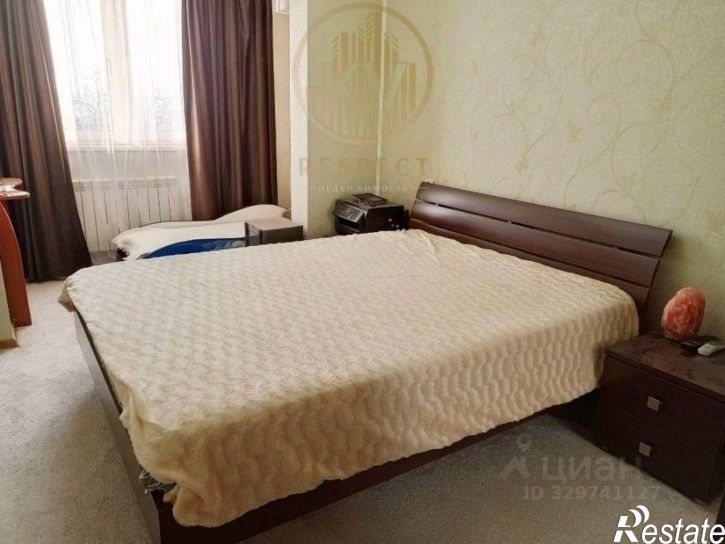 2-комн квартира пр-кт 40 лет Октября, 21,  д. 21