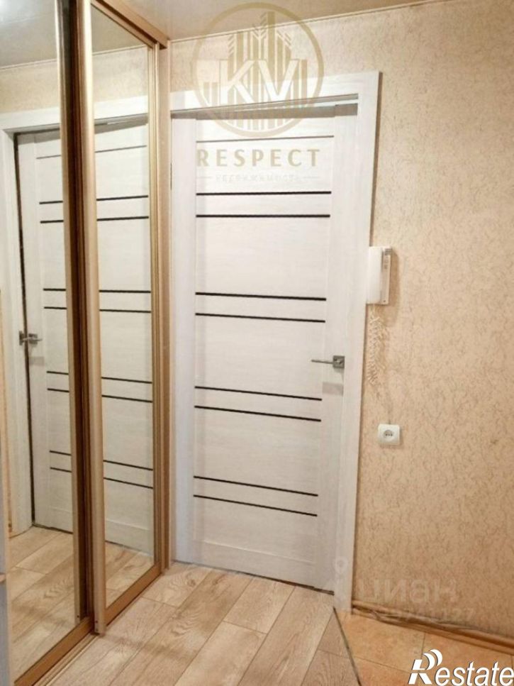 2-комн квартира пр-кт 40 лет Октября, 21,  д. 21