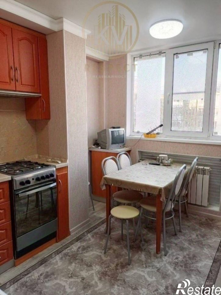 2-комн квартира пр-кт 40 лет Октября, 21,  д. 21