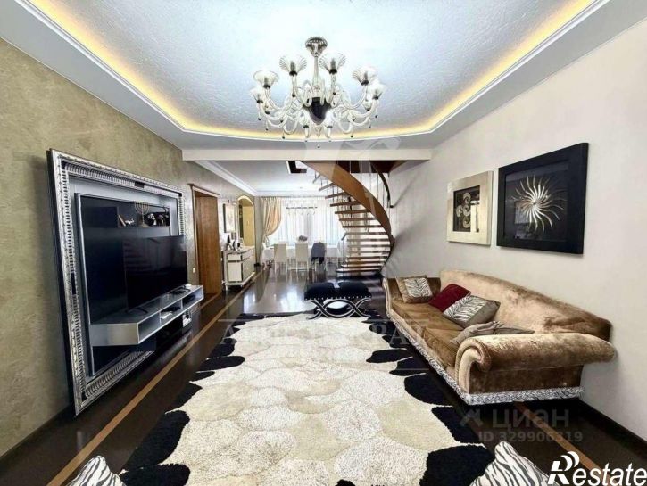 4-комн квартира улица 295-й Стрелковой Дивизии, 19 к2,  д. 19 к2