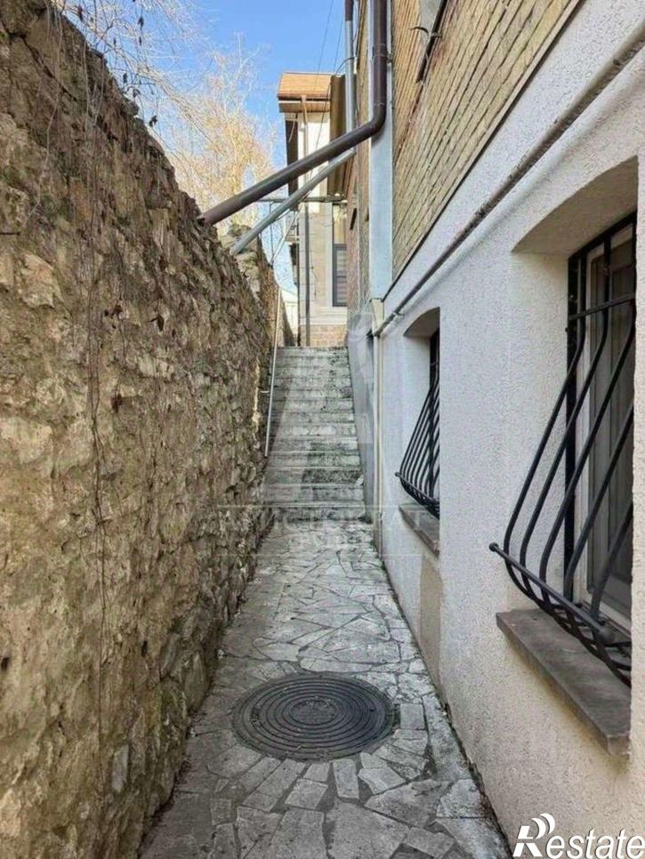 3-комн квартира улица Лермонтова, 5,  д. 5