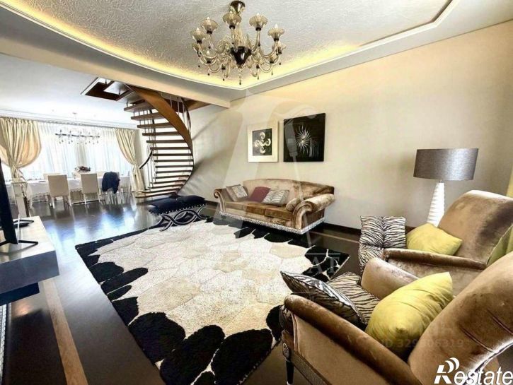 4-комн квартира улица 295-й Стрелковой Дивизии, 19 к2,  д. 19 к2