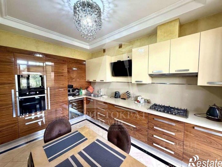 4-комн квартира улица 295-й Стрелковой Дивизии, 19 к2,  д. 19 к2