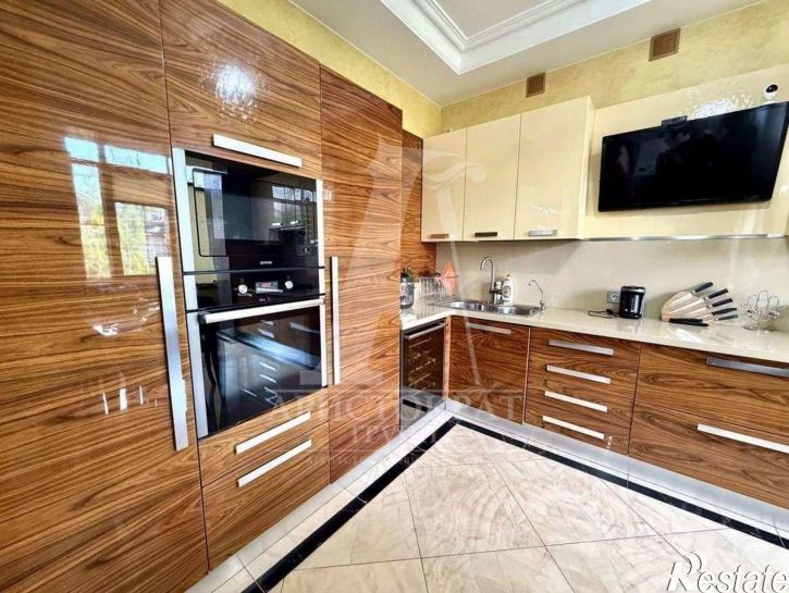 4-комн квартира улица 295-й Стрелковой Дивизии, 19 к2,  д. 19 к2