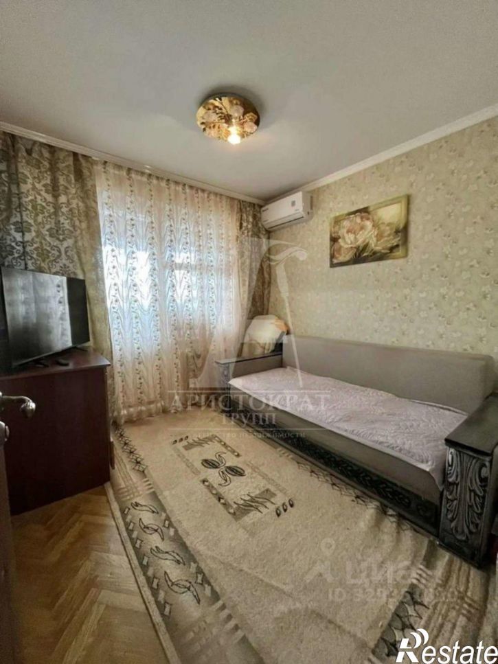 3-комн квартира улица Нежнова, 67 к1,  д. 67 к1