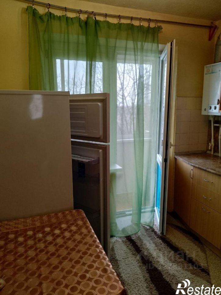 2-комн квартира пр-кт 40 лет Октября, 40,  д. 40
