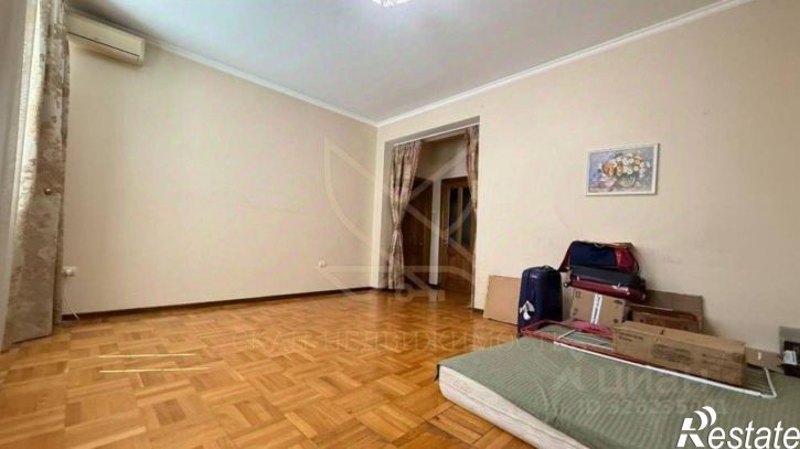 6-комн квартира пр-кт 40 лет Октября, 67,  д. 67