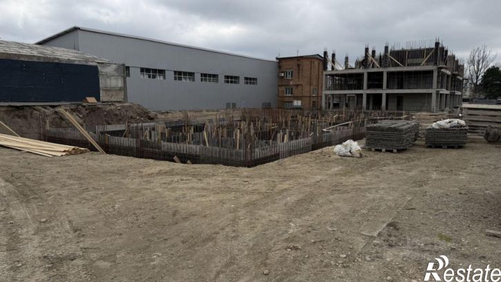 2-комн квартира в новом доме улица Ермолова, 28,  д. 28