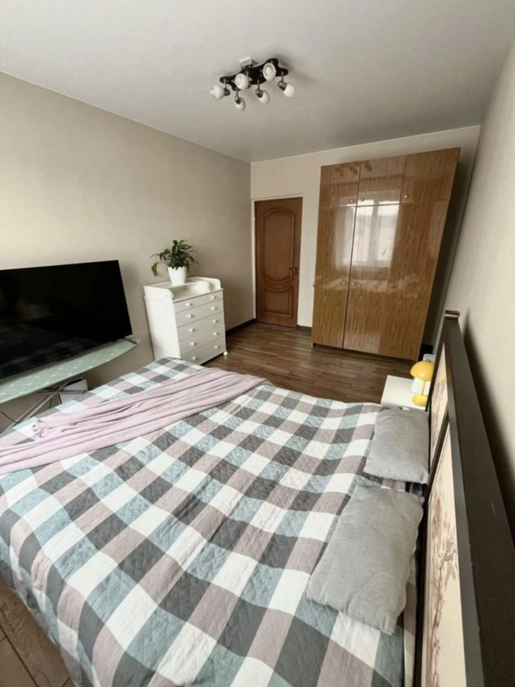 3-комн квартира Нежнова ул, 67к1