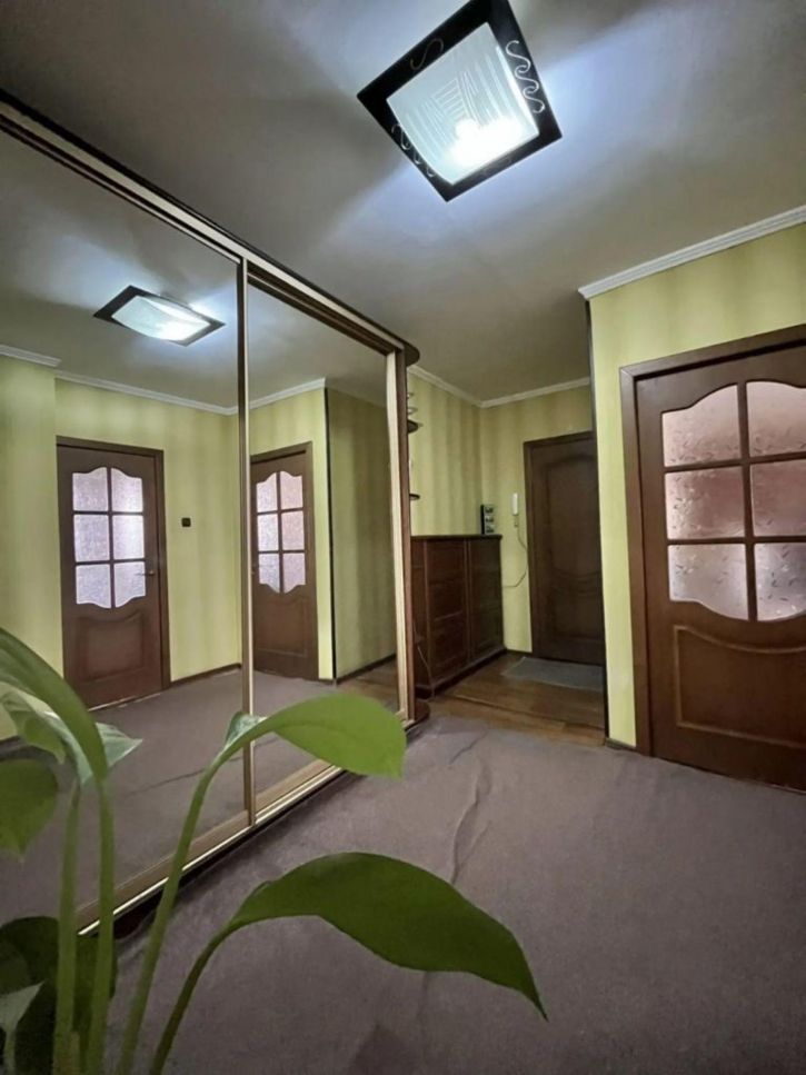 3-комн квартира Нежнова ул, 67к1