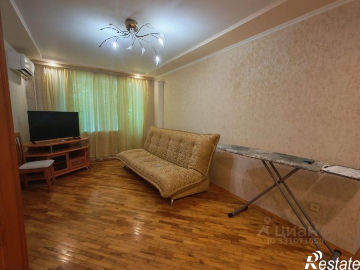 3-комн квартира проспект 40 лет Октября, 40,  д. 40