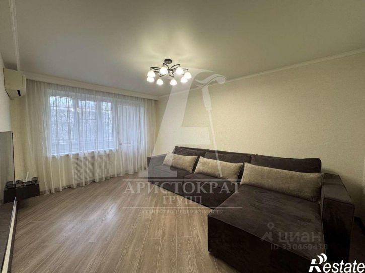 2-комн квартира пр-кт 40 лет Октября, 21,  д. 21