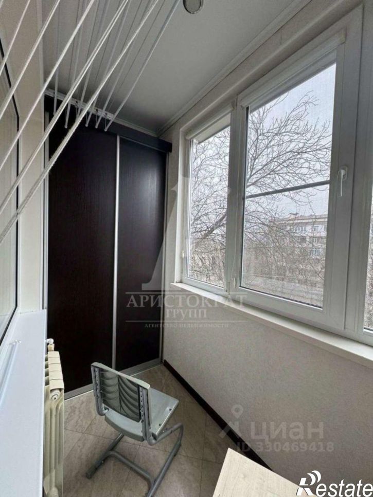 2-комн квартира пр-кт 40 лет Октября, 21,  д. 21