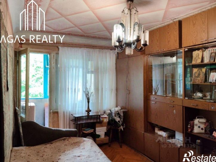 2-комн квартира пр-кт 40 лет Октября, 37,  д. 37