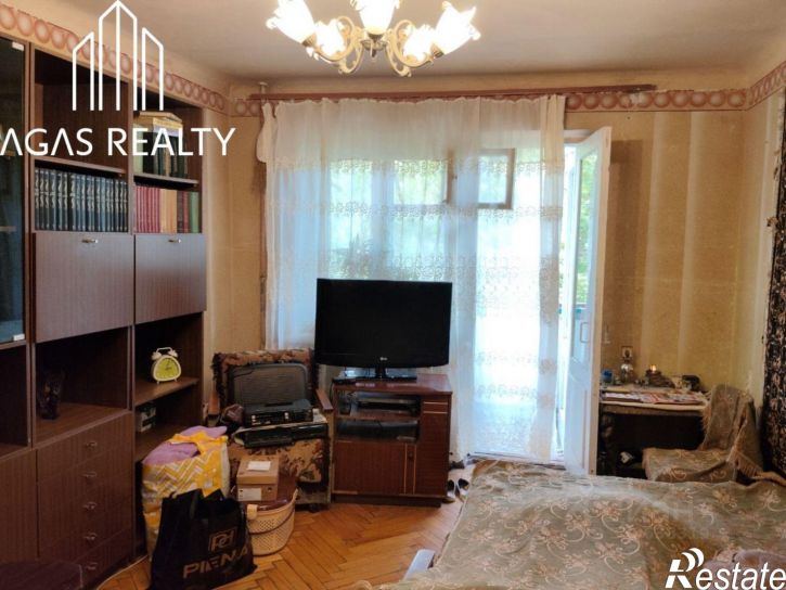 2-комн квартира пр-кт 40 лет Октября, 37,  д. 37