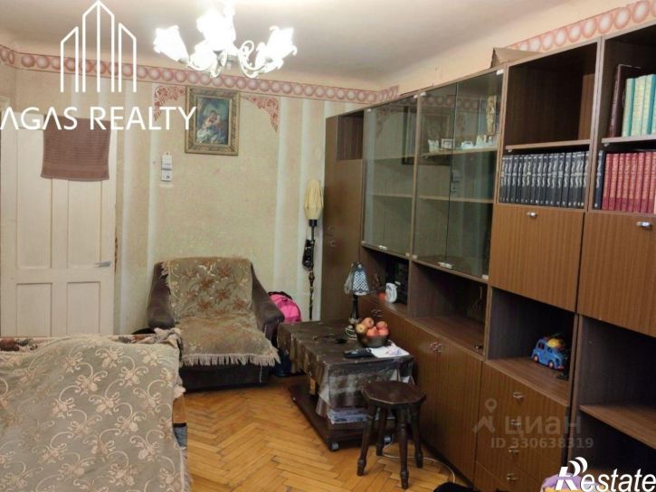 2-комн квартира пр-кт 40 лет Октября, 37,  д. 37