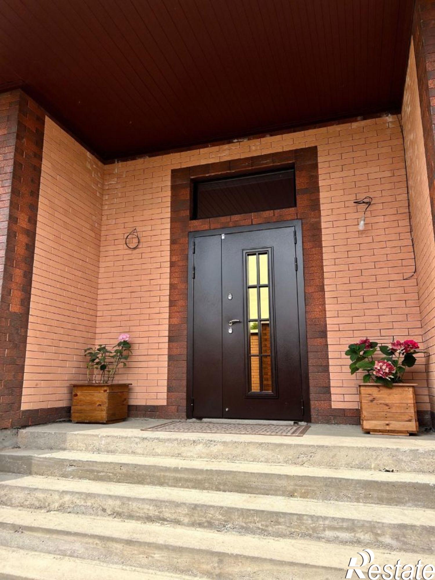 Купить дачу, дом, коттедж за 31 000 000 рублей на Площадь Ленина, 2