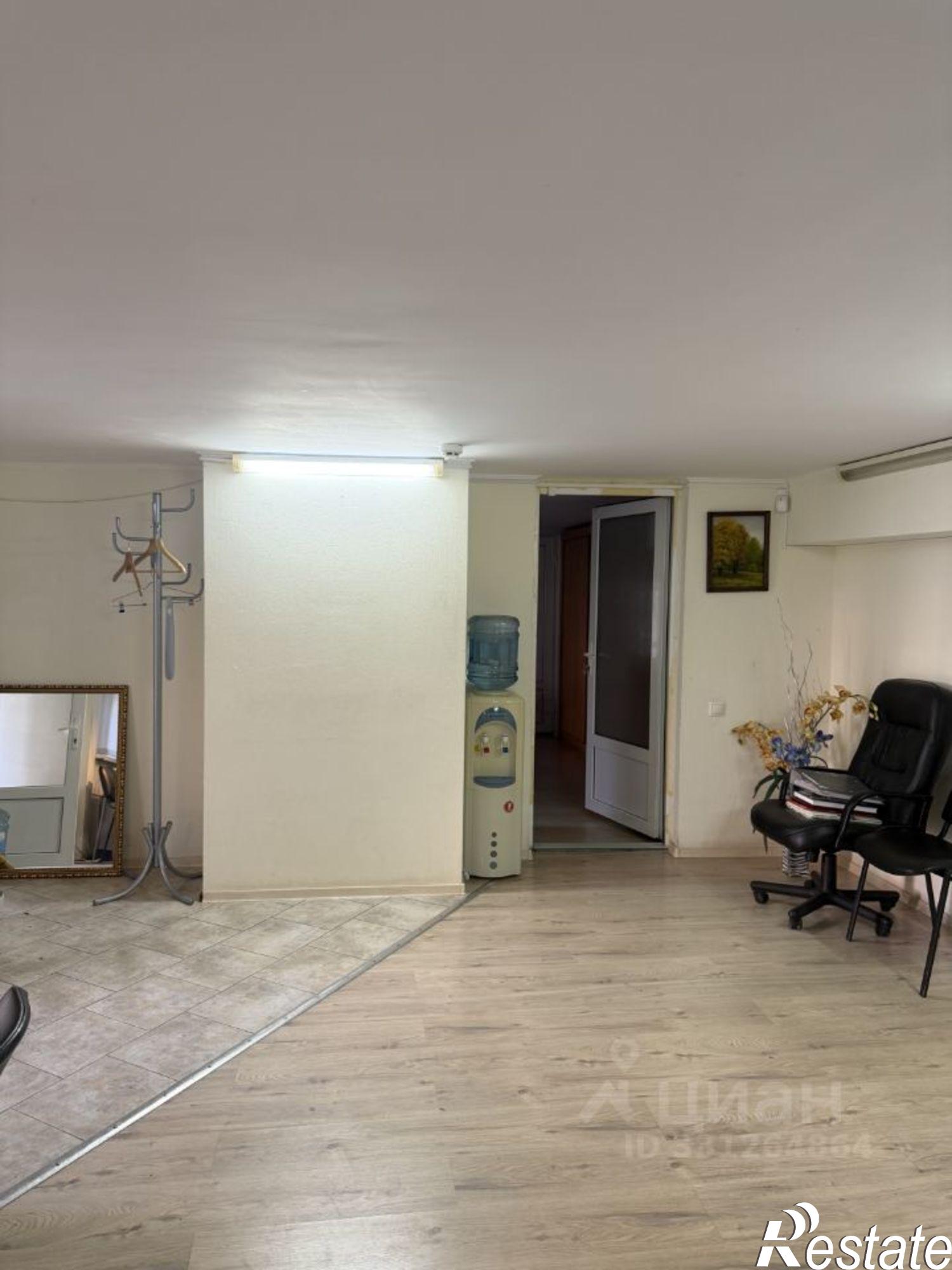 Купить офис, помещение под офис за 5 213 160 рублей на Московская улица, 94 к1