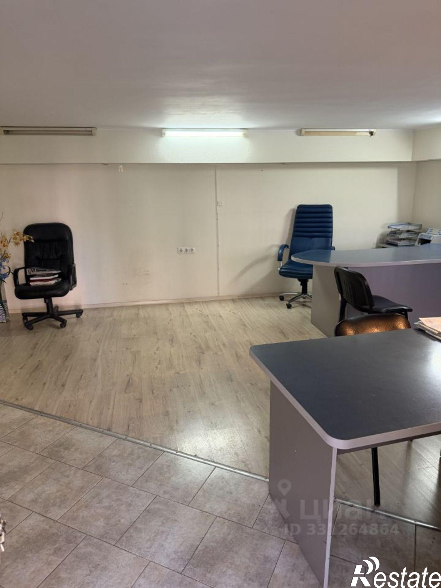 Купить офис, помещение под офис за 5 213 160 рублей на Московская улица, 94 к1