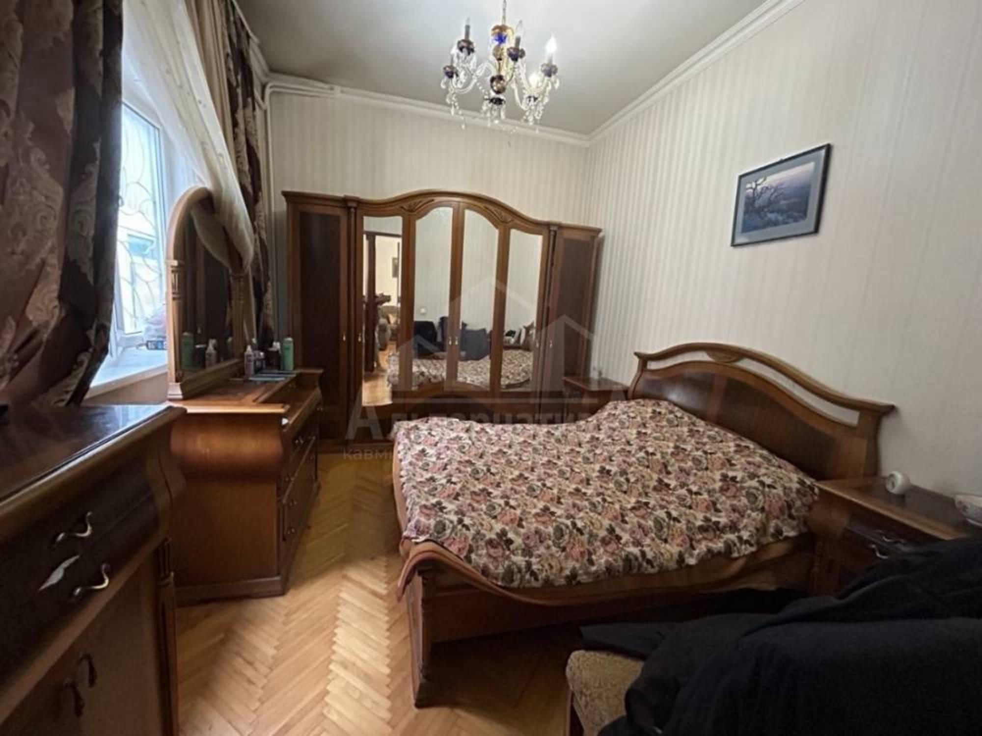 Купить дачу, дом, коттедж за 19 000 000 рублей на Лопатина ул.
