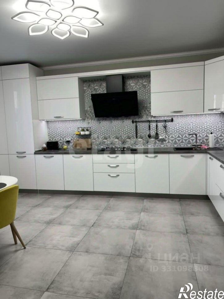 3-комн квартира улица Нежнова, 33,  д. 33