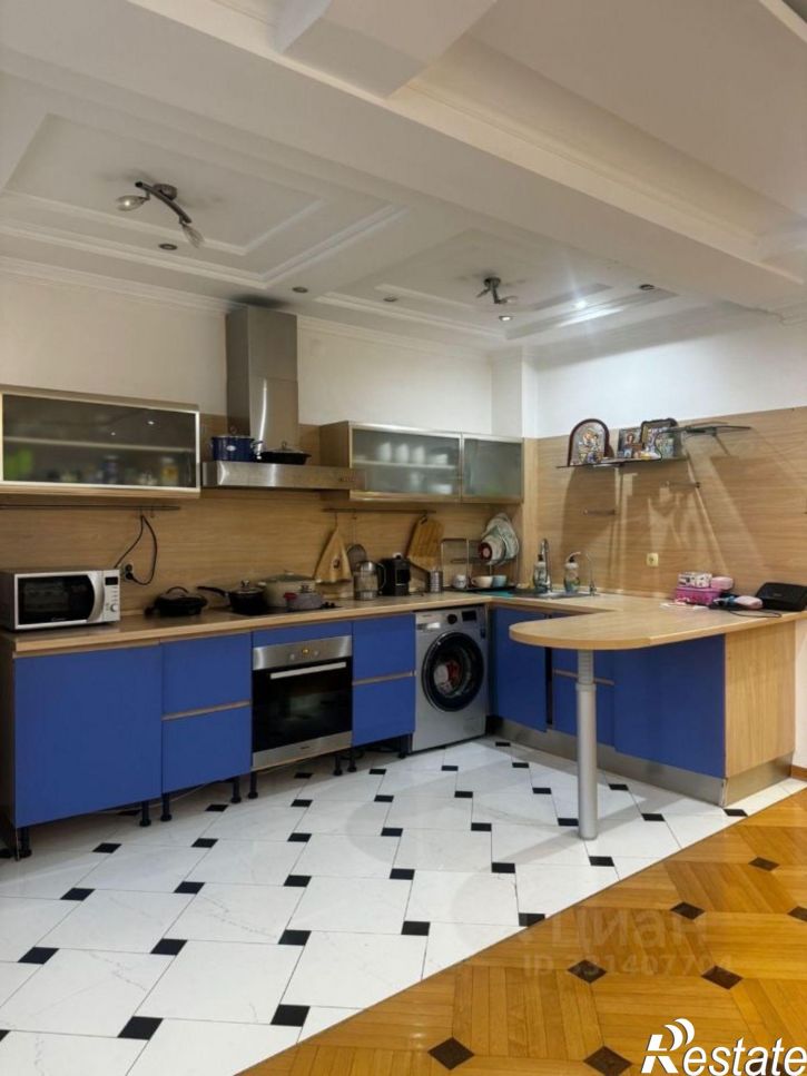 3-комн квартира ул 295 Стрелковой Дивизии, 18,  д. 18