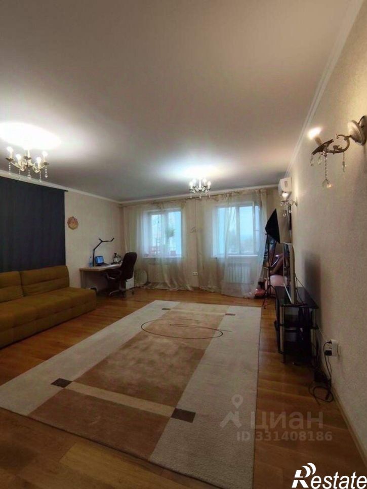 3-комн квартира улица 295-й Стрелковой Дивизии, 13/2,  д. 13/2