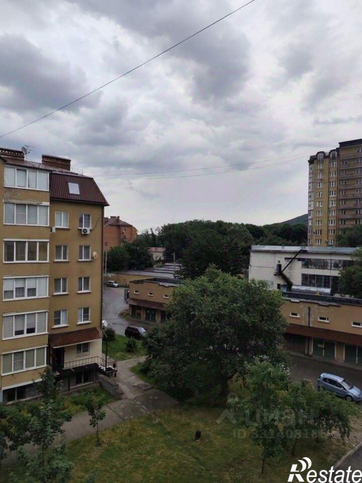 3-комн квартира улица 295-й Стрелковой Дивизии, 13/2,  д. 13/2