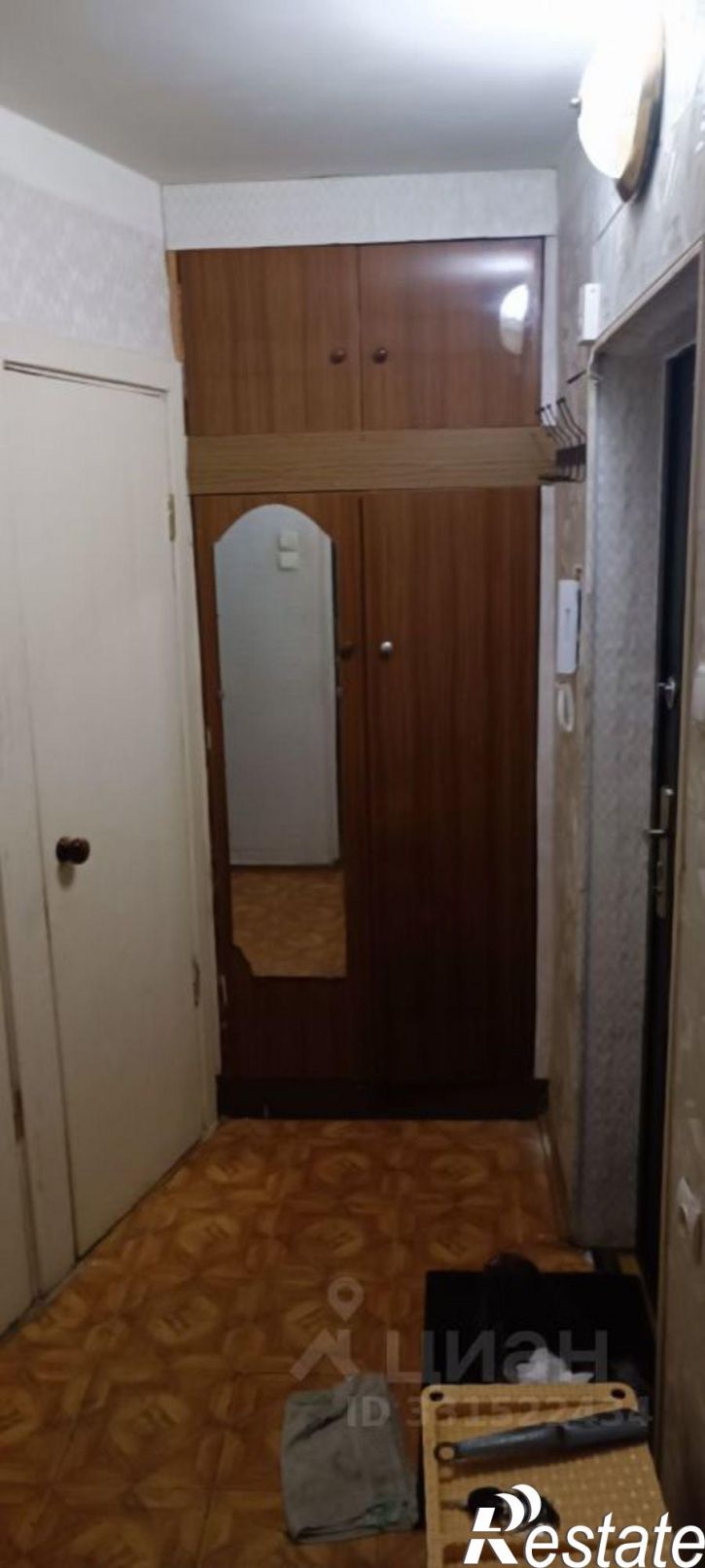 2-комн квартира пр-кт 40 лет Октября, 28 2,  д. 28 2,  к. 2