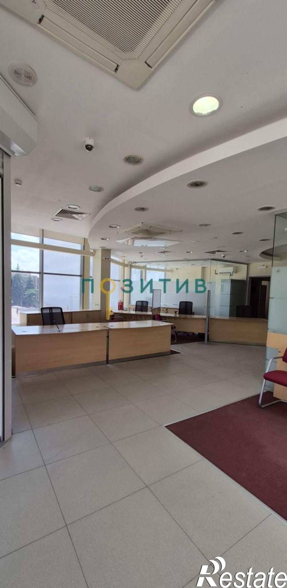 Сдать офис, помещение под офис за 300 000 рублей на Ленина пл, 2