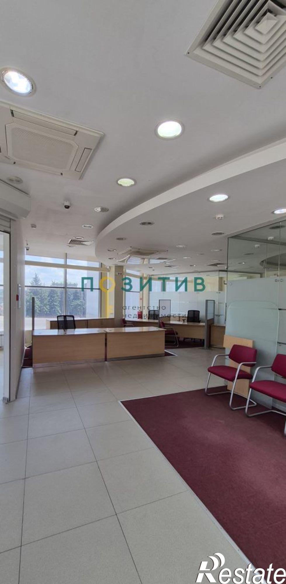 Сдать офис, помещение под офис за 300 000 рублей на Ленина пл, 2