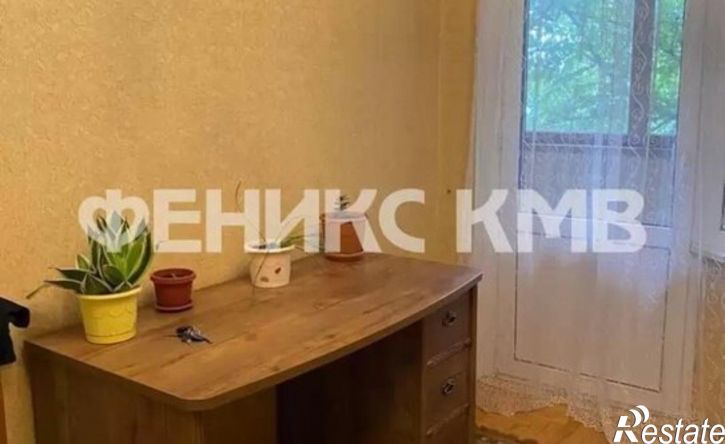 4-комн квартира ул Бутырина, 1,  д. 1