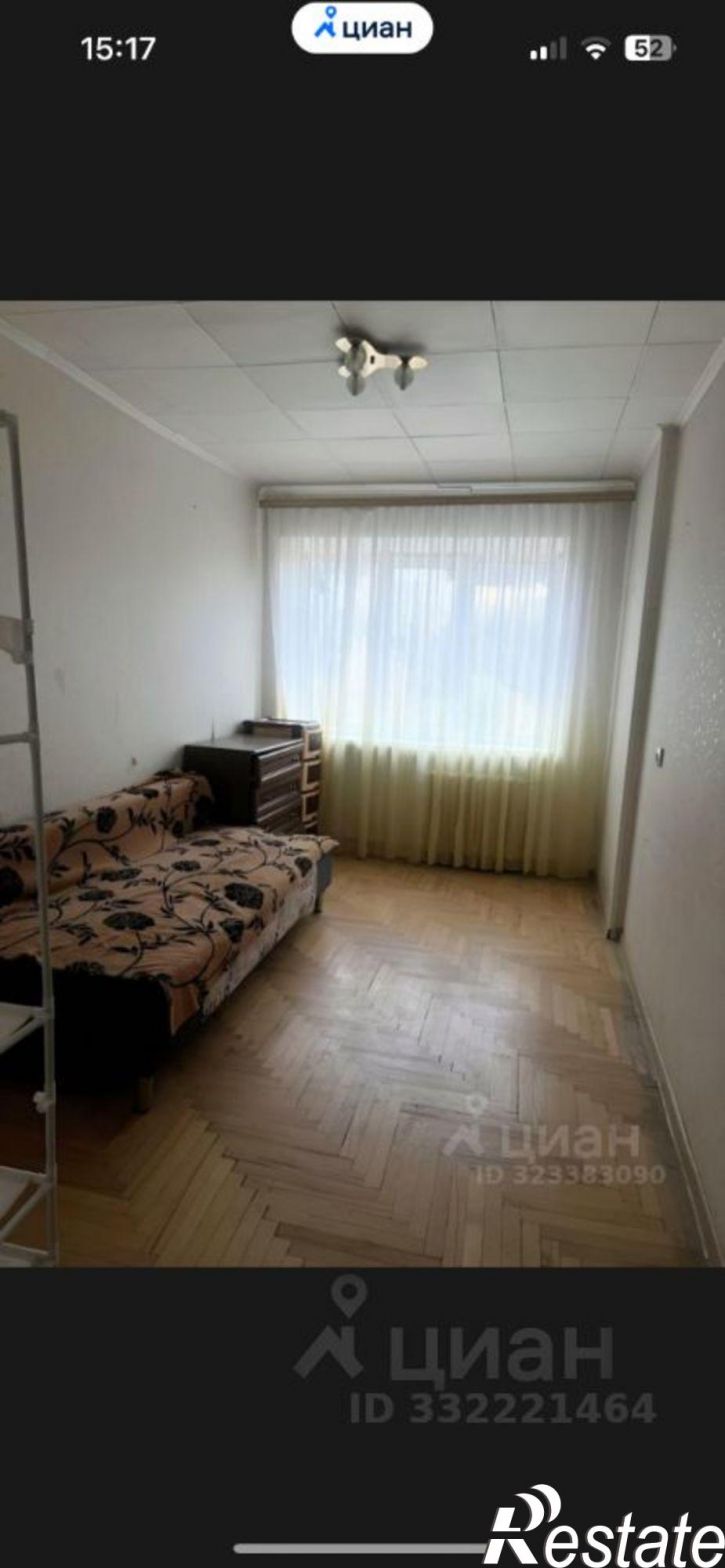 Комната пр-кт 40 лет Октября, 14,  д. 14