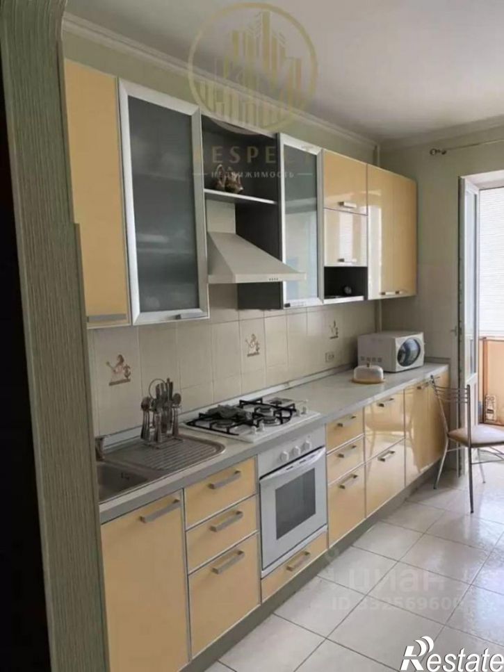 3-комн квартира ул 295 Стрелковой Дивизии, 13 3,  д. 13 3,  к. 3