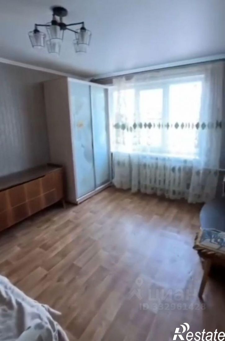 2-комн квартира пр-кт 40 лет Октября, 21,  д. 21