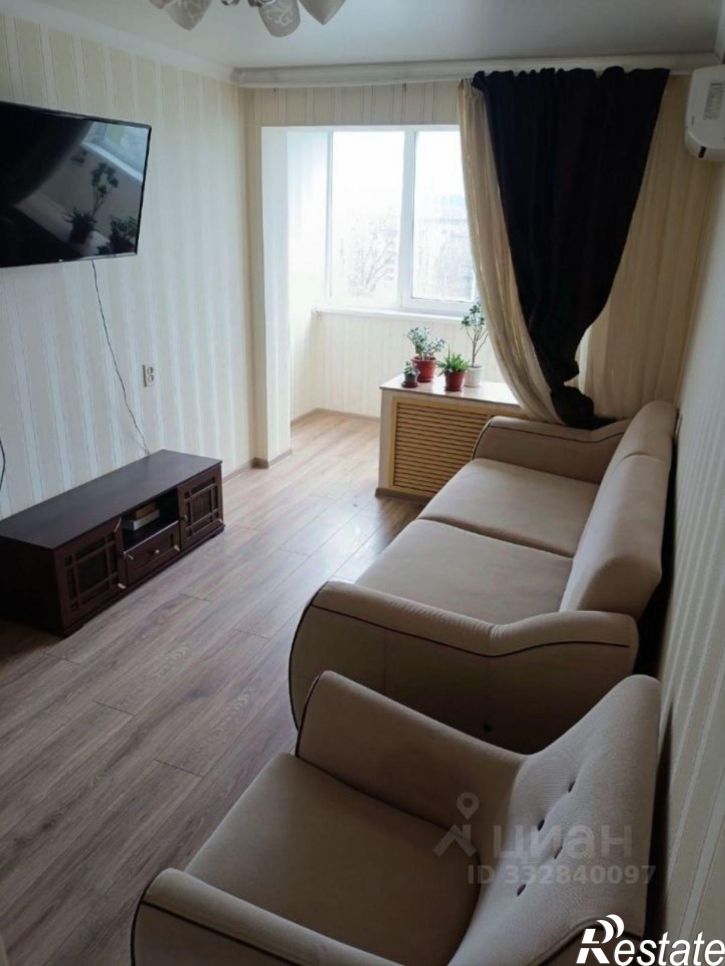 2-комн квартира пр-кт 40 лет Октября, 28 2,  д. 28 2,  к. 2