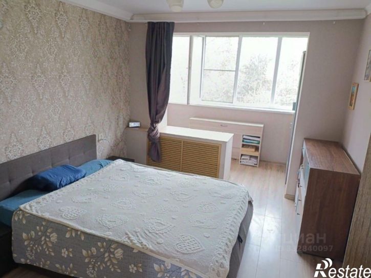 2-комн квартира пр-кт 40 лет Октября, 28 2,  д. 28 2,  к. 2