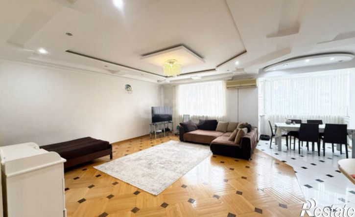 3-комн квартира ул 295 Стрелковой Дивизии, 18,  д. 18