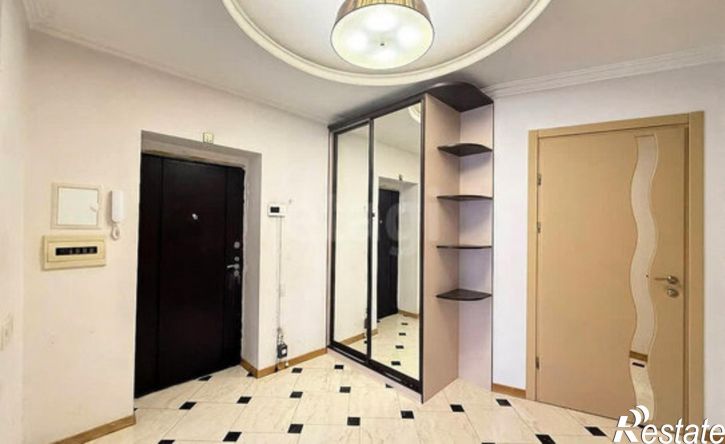 3-комн квартира ул 295 Стрелковой Дивизии, 18,  д. 18