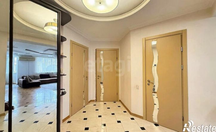 3-комн квартира ул 295 Стрелковой Дивизии, 18,  д. 18