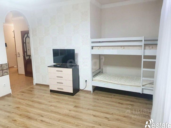 2-комн квартира ул Орджоникидзе, 8,  д. 8