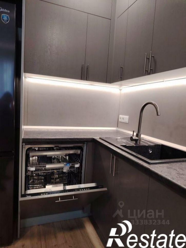 3-комн квартира улица Дунаевского, 1 к1,  д. 1 к1