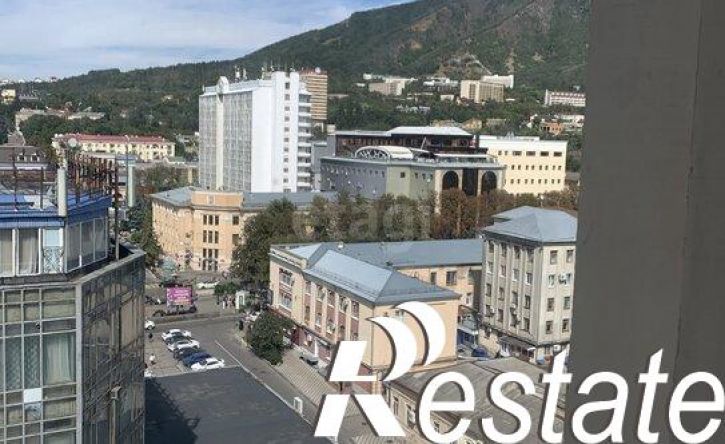 3-комн квартира улица Власова, 31,  д. 31